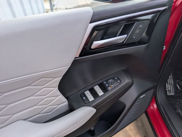 Used 2025 Mitsubishi Outlander SEL image 10