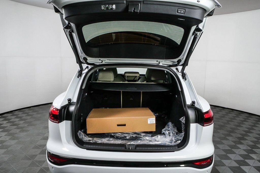 New 2025 Audi Q6 e-tron Premium Plus image 32