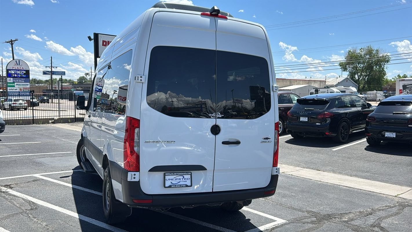 Used 2024 Mercedes-Benz Sprinter 2500 image 4
