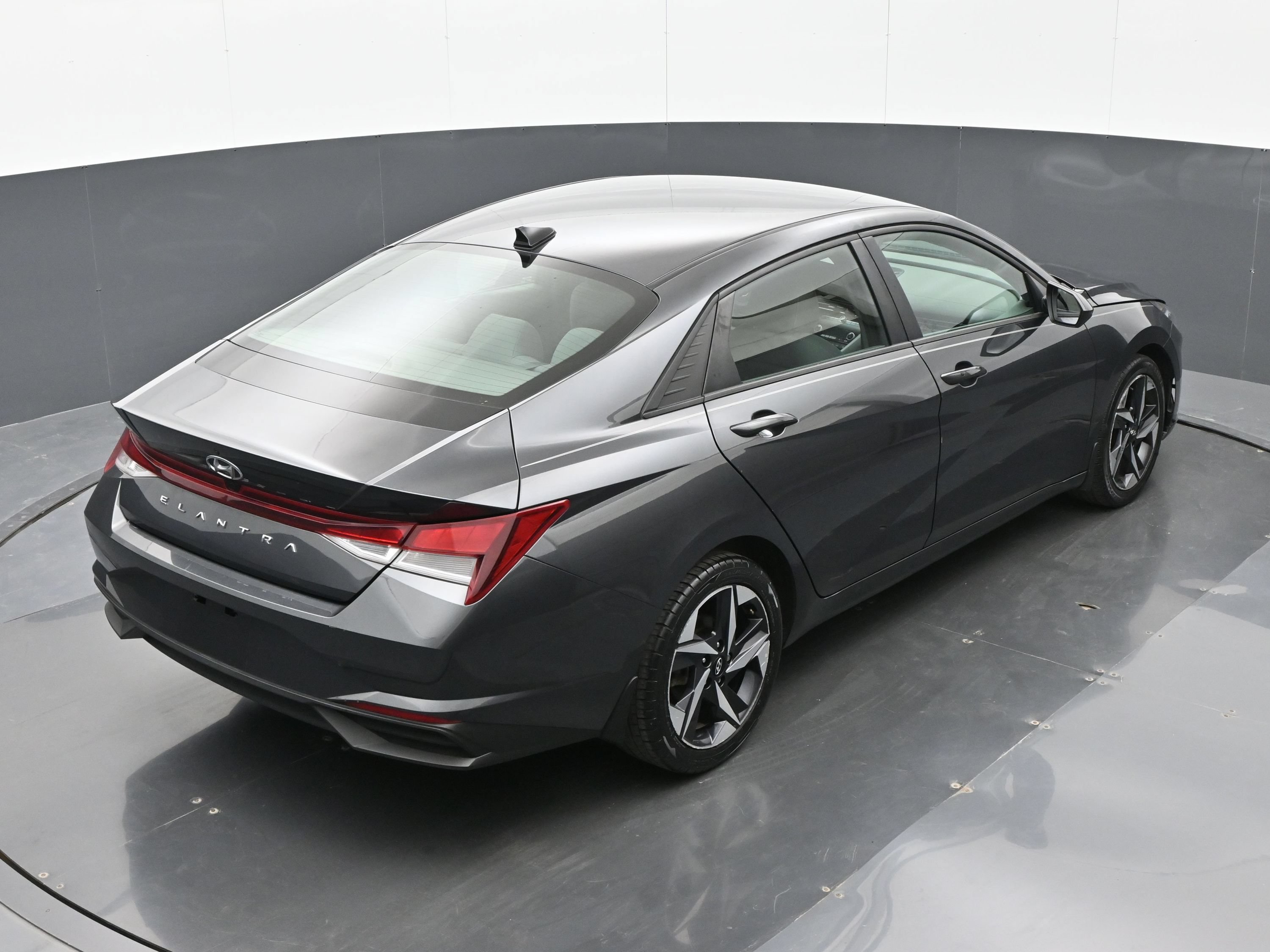 Used 2023 Hyundai Elantra SEL w/ Convenience Package FWD image 31