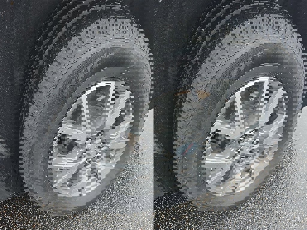 Used 2022 GMC Acadia SLE w/ Driver Convenience Package image 16