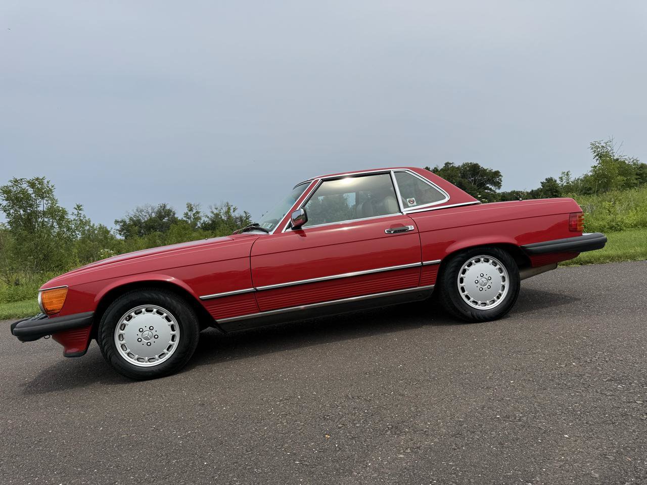 Used 1988 Mercedes-Benz 560 SL image 19