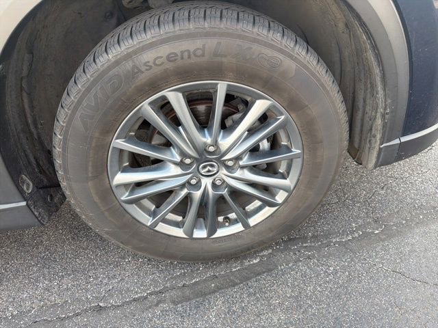 Used 2017 MAZDA CX-5 Touring w/ Preferred Equipment Package FWD image 4