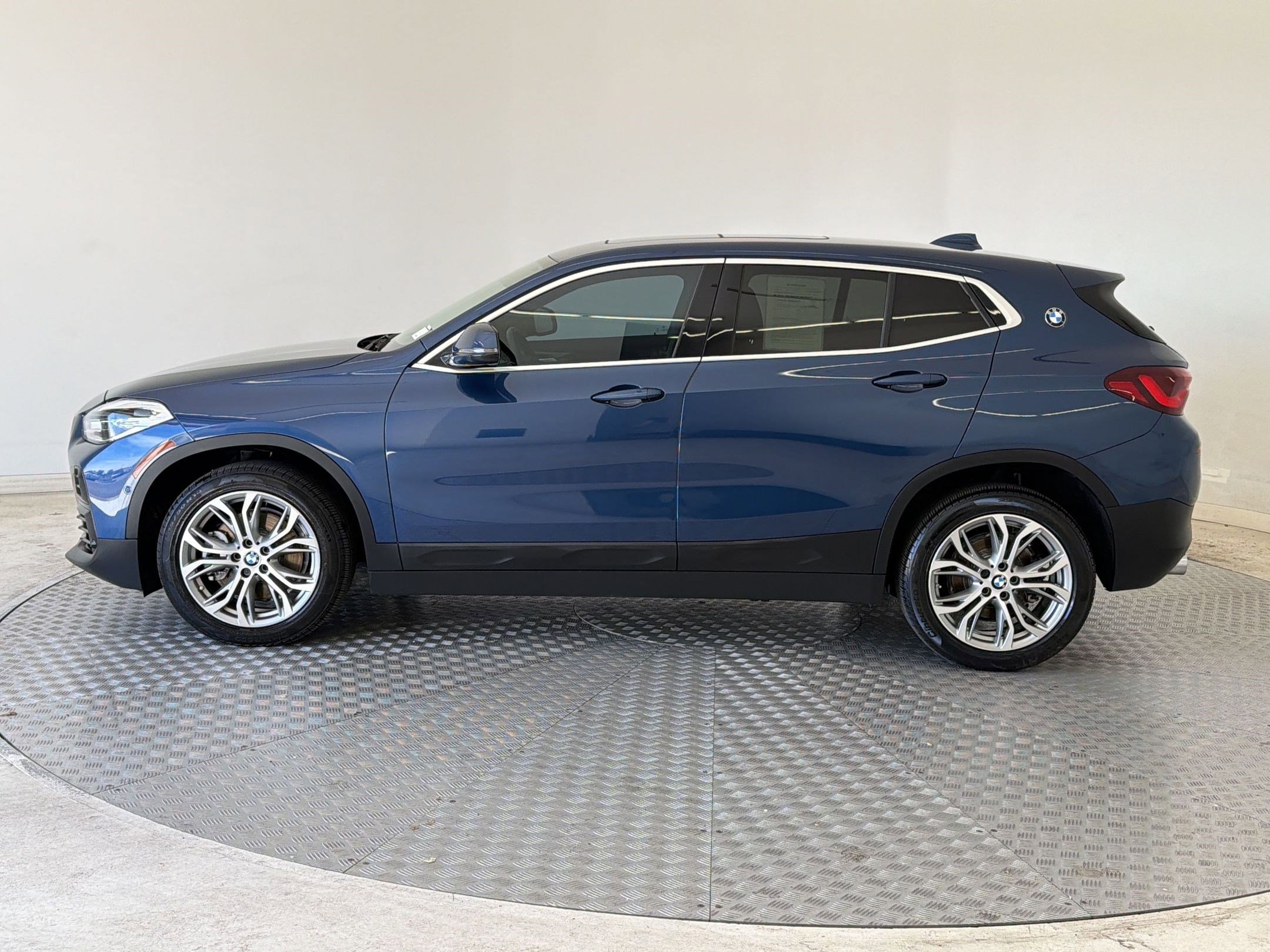 Used 2021 BMW X2 xDrive28i w/ Convenience Package image 2