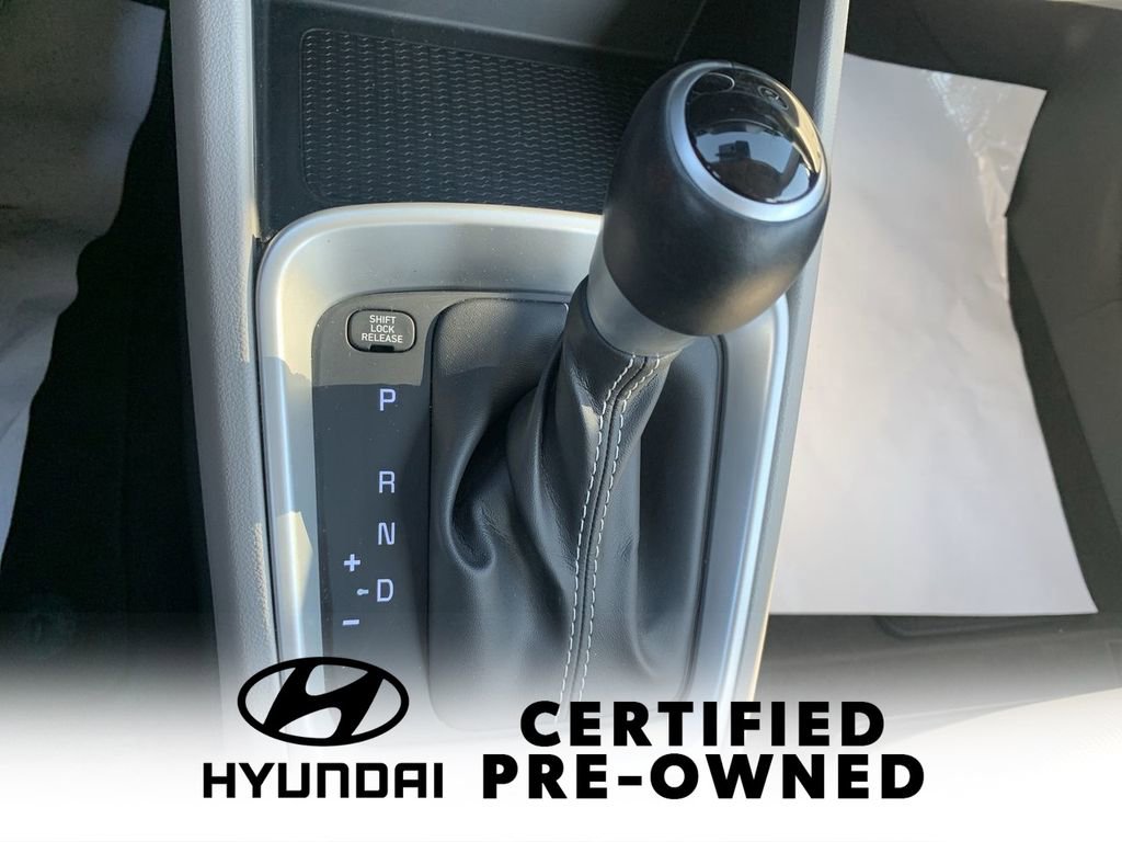 Used 2022 Hyundai Venue SEL image 19