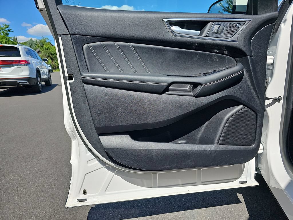 Used 2019 Ford Edge ST w/ Equipment Group 401A AWD/4WD image 21