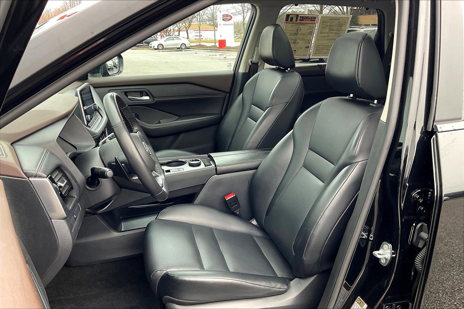 Used 2023 Nissan Rogue SV w/ SV Premium Package AWD/4WD image 30