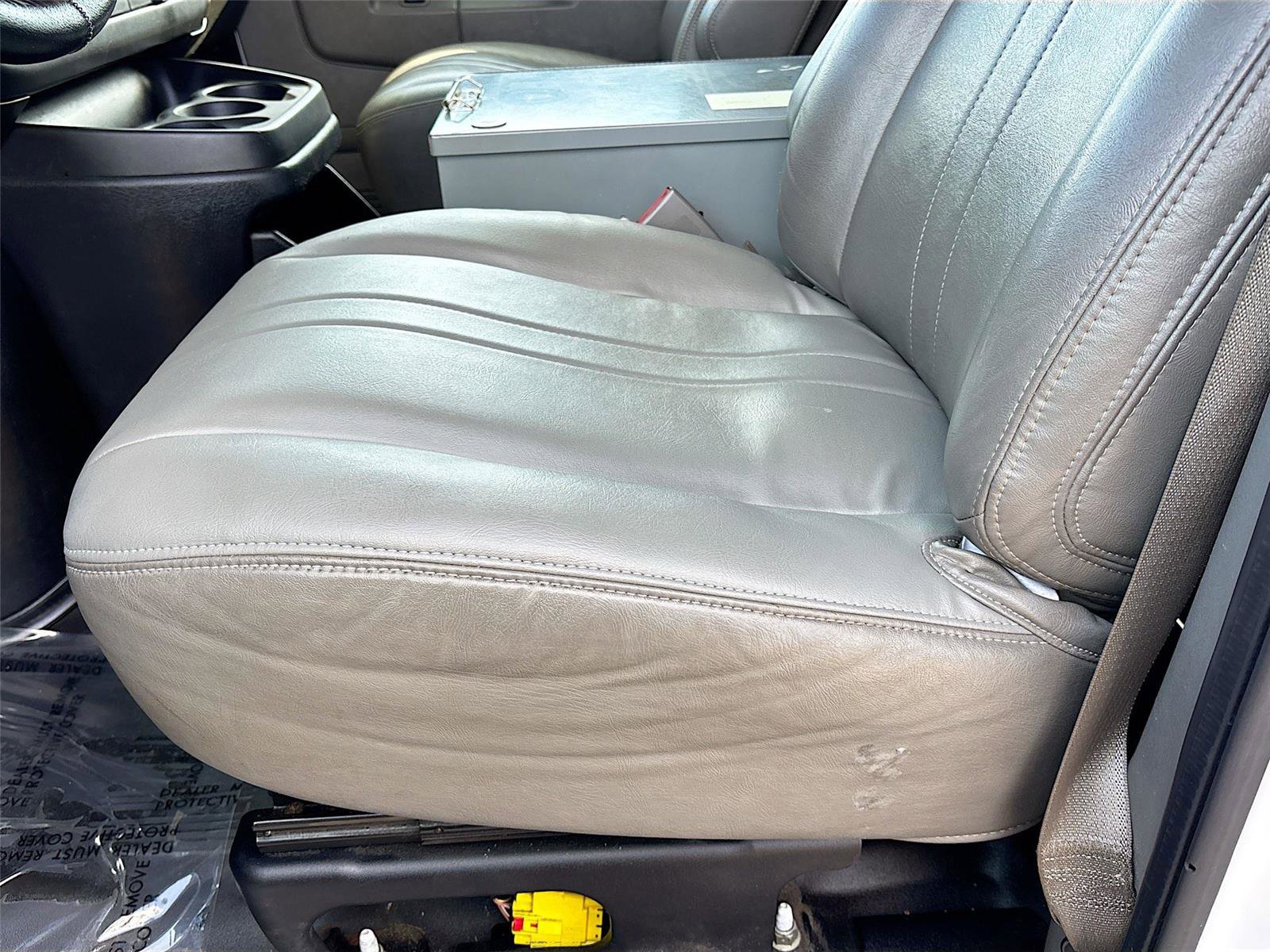 Used 2017 GMC Savana 2500 RWD image 18