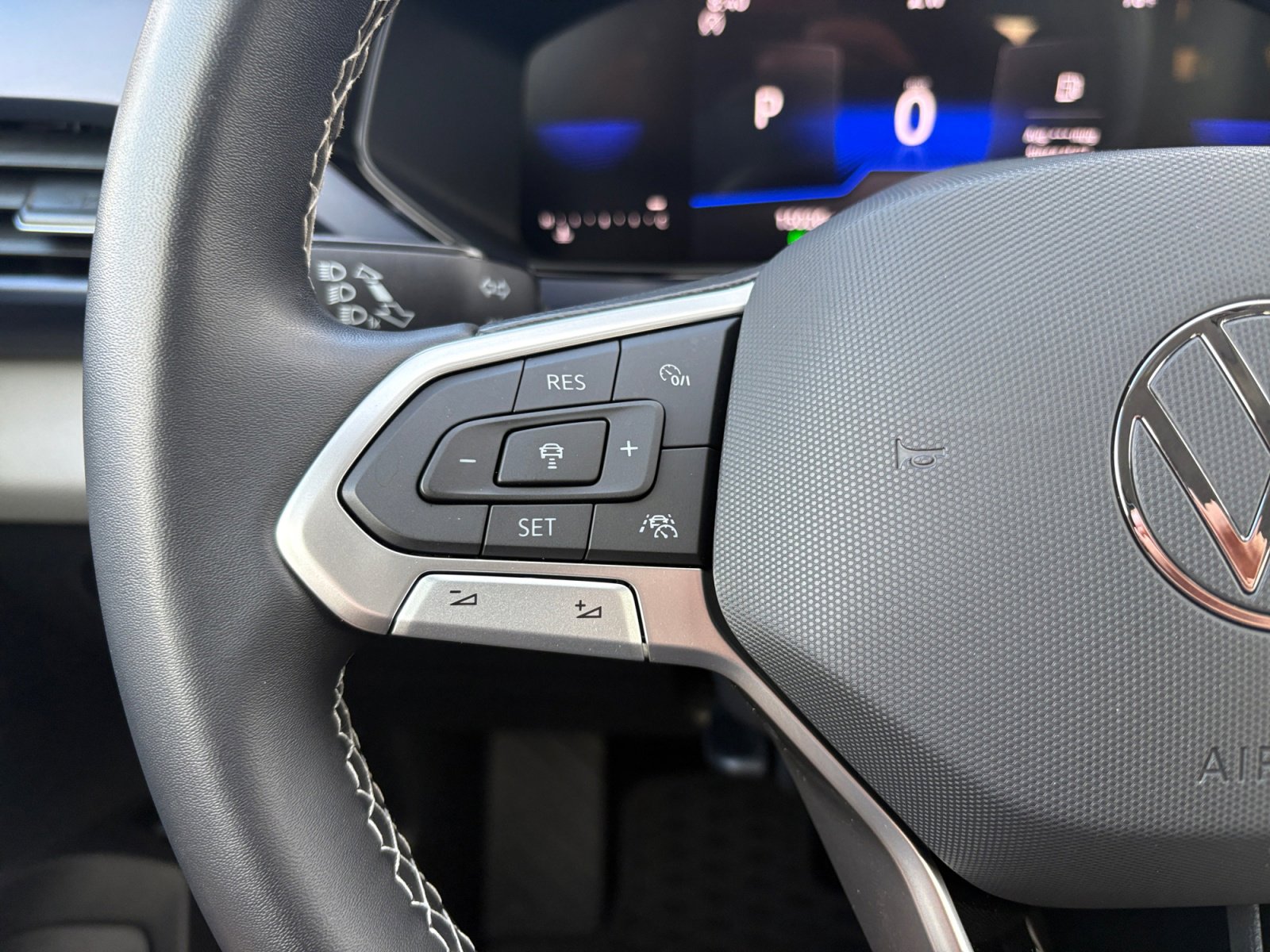 Certified 2023 Volkswagen Taos SE FWD image 15