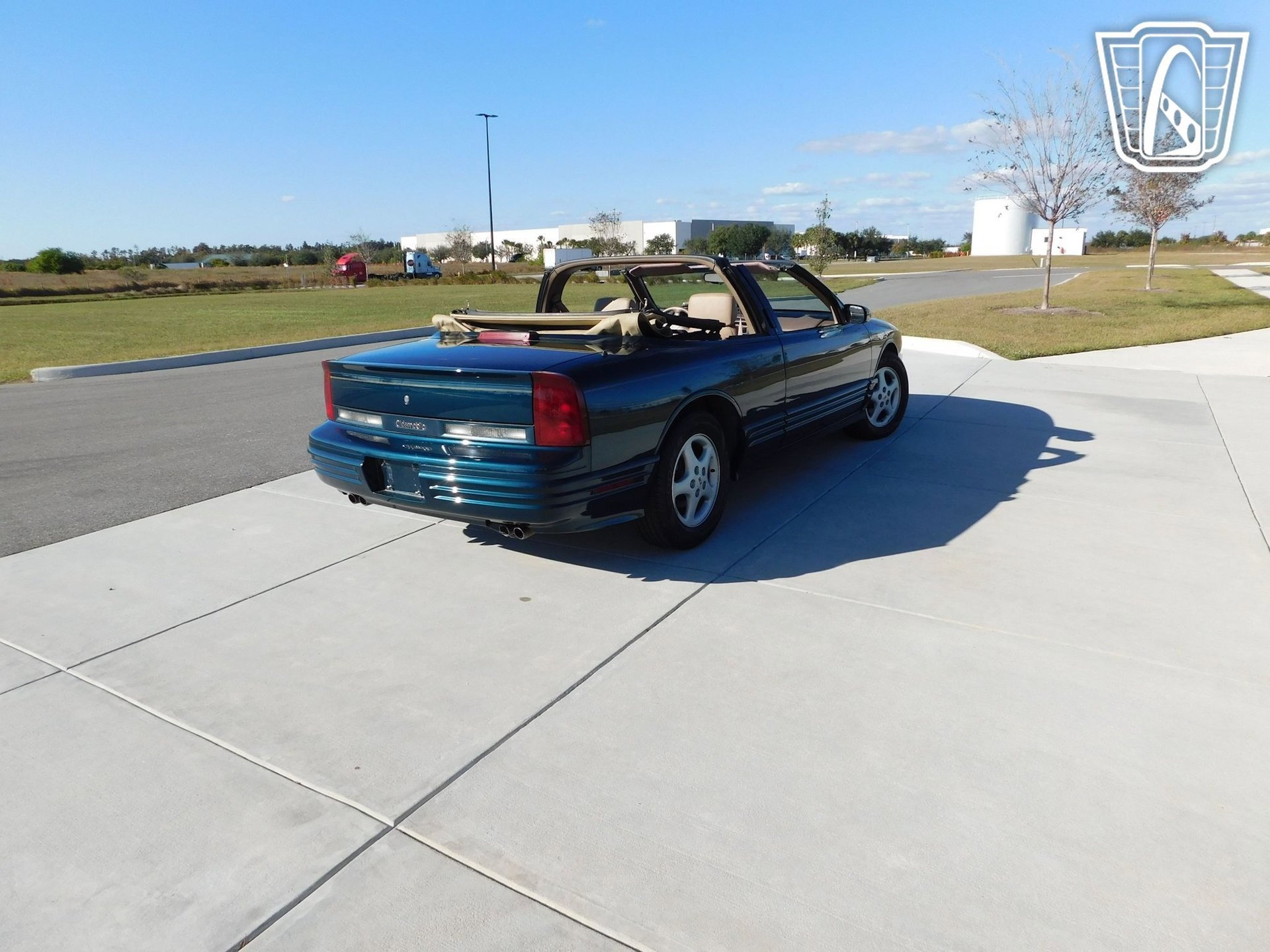 Used 1995 Oldsmobile Cutlass Supreme Convertible image 14