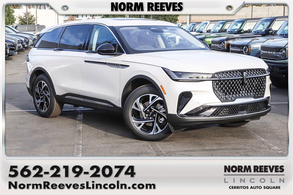 Used 2025 Lincoln Nautilus Premier w/ Equipment Group 102A