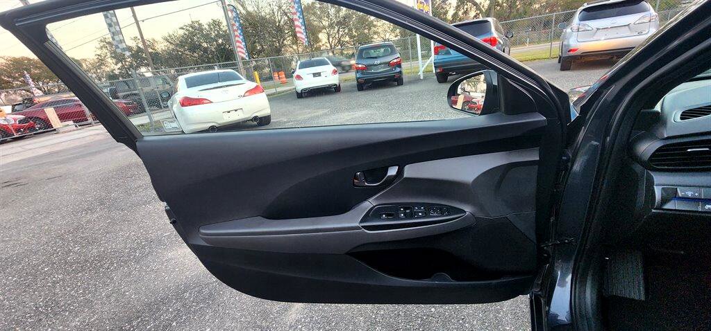 Used 2019 Hyundai Veloster 2.0 image 25