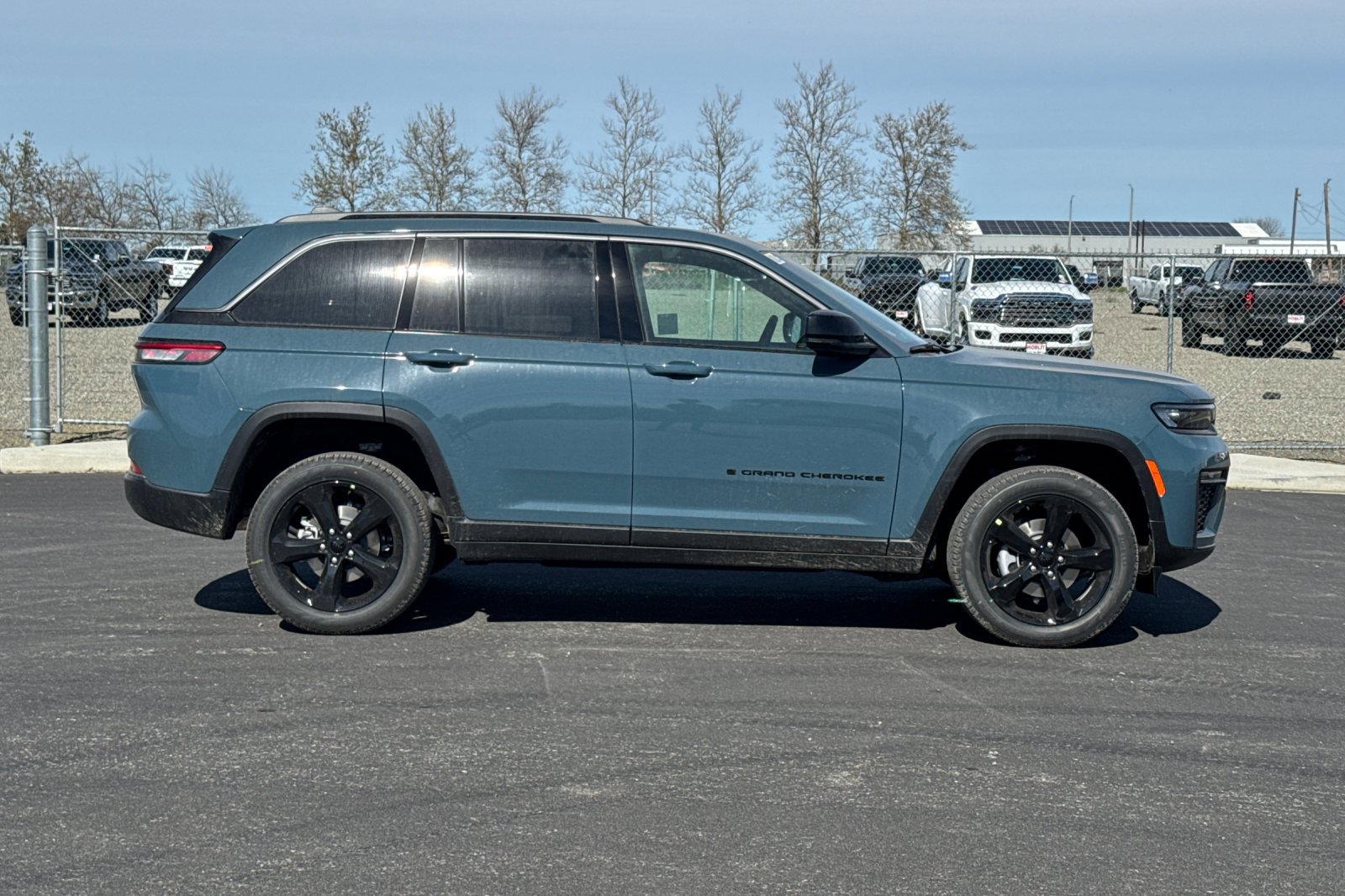 New 2026 Jeep Grand Cherokee Limited w/ Limited Altitude Package image 2