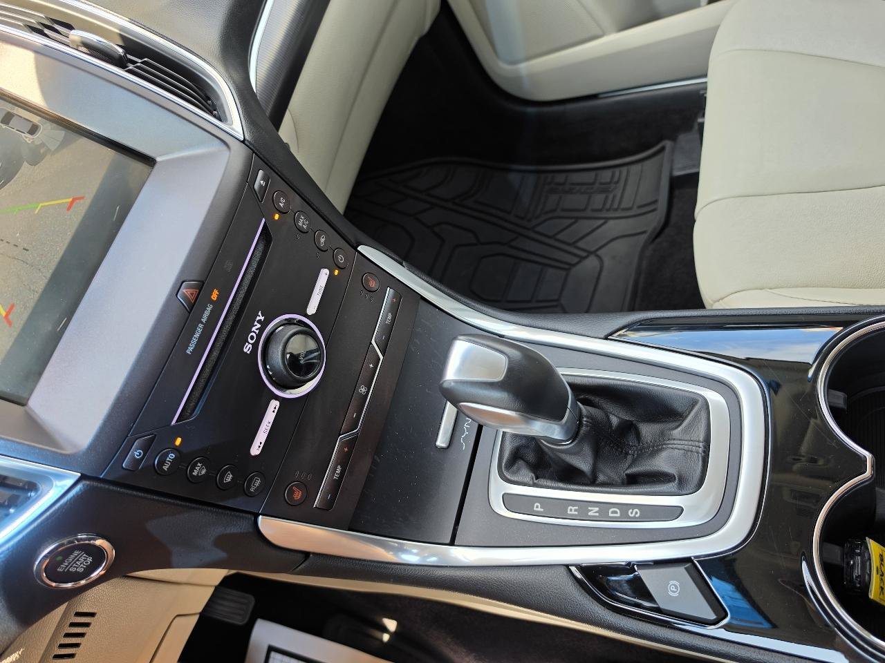 Used 2015 Ford Edge Titanium w/ Technology Package FWD image 16