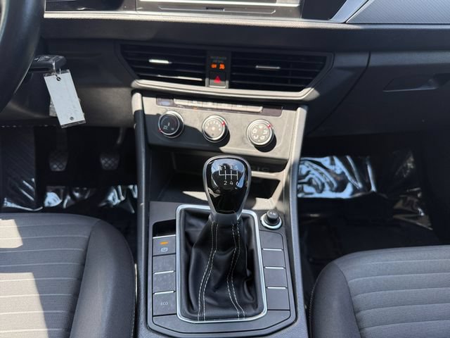 Certified 2022 Volkswagen Jetta S FWD image 18