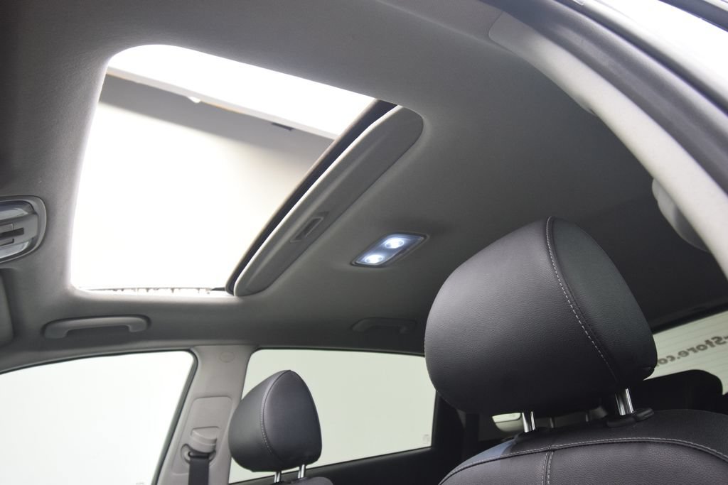 Used 2022 Kia Niro Touring Special Edition FWD image 19