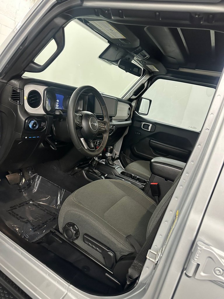 Used 2024 Jeep Wrangler Unlimited w/ Convenience Group AWD/4WD image 9