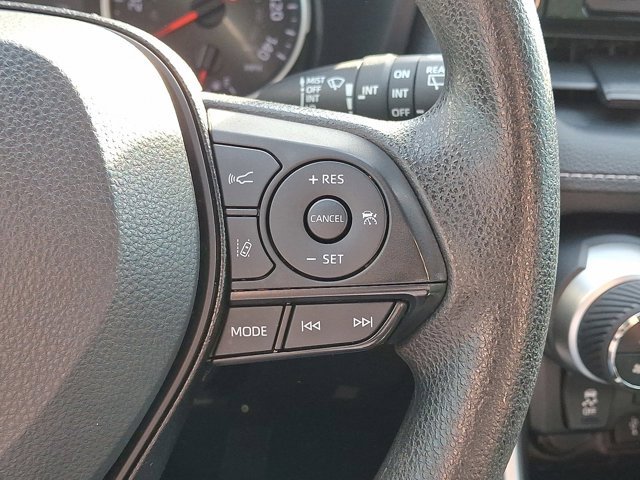 Used 2021 Toyota RAV4 XLE w/ Carpet Mat Package (TMS) image 27