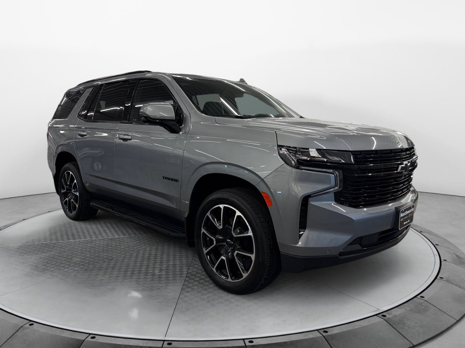 Used 2024 Chevrolet Tahoe RST w/ Luxury Package AWD/4WD image 4