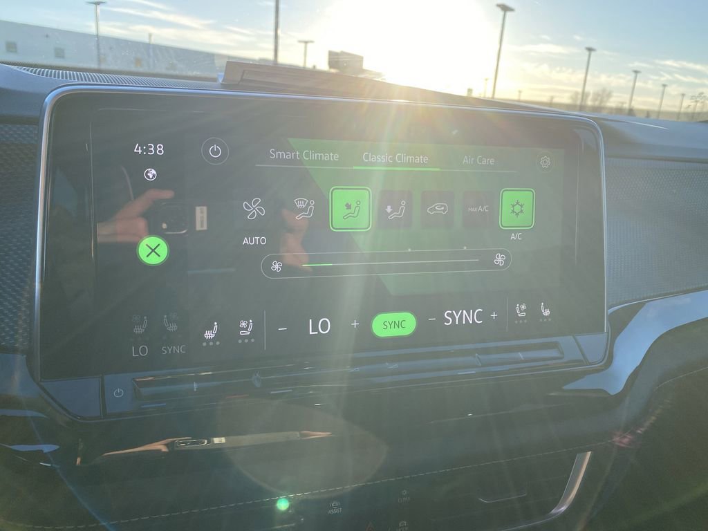 New 2026 Volkswagen Atlas Cross Sport SEL Premium R-Line image 22