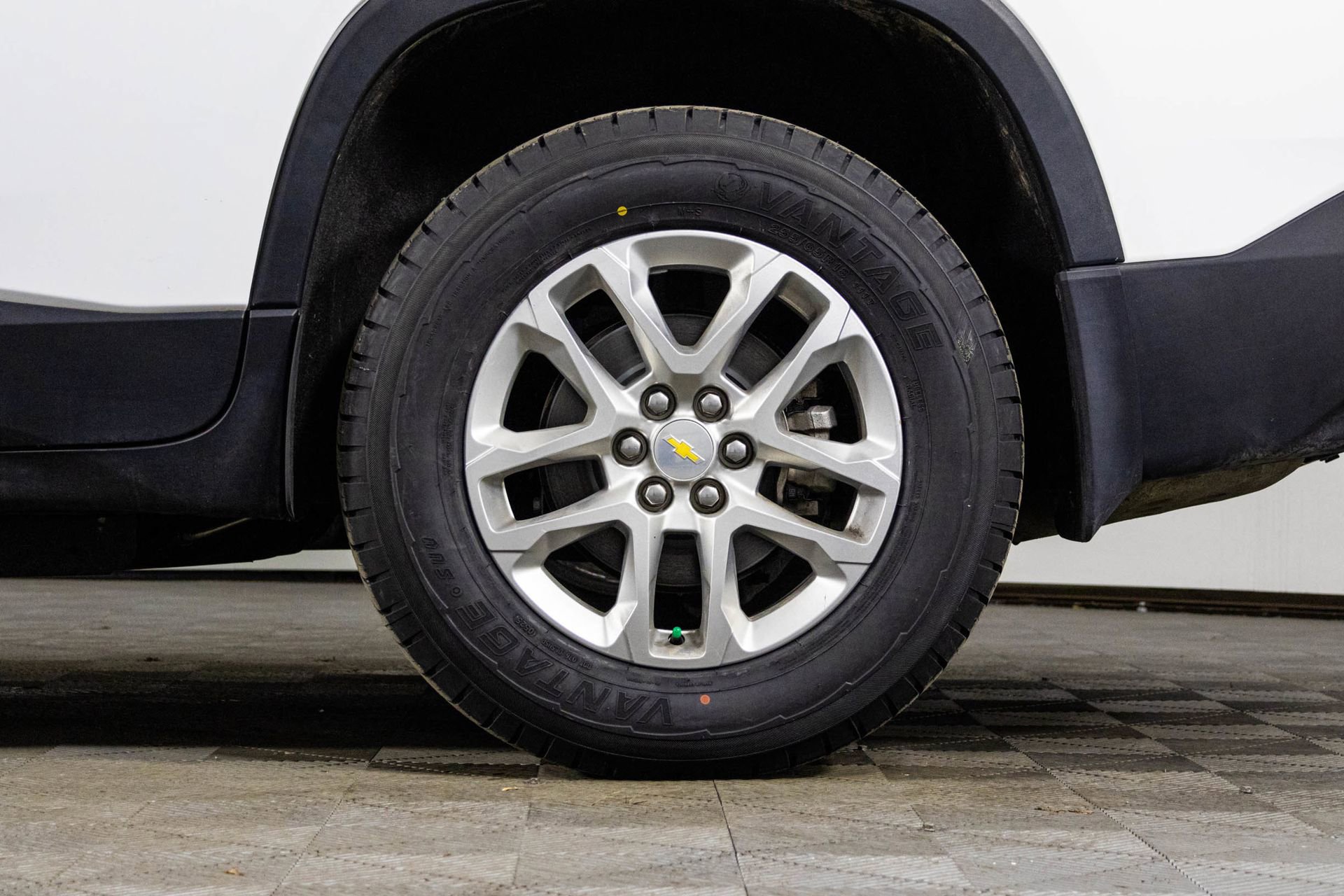 Used 2021 Chevrolet Traverse LT w/ LPO, Floor Liner Package image 42