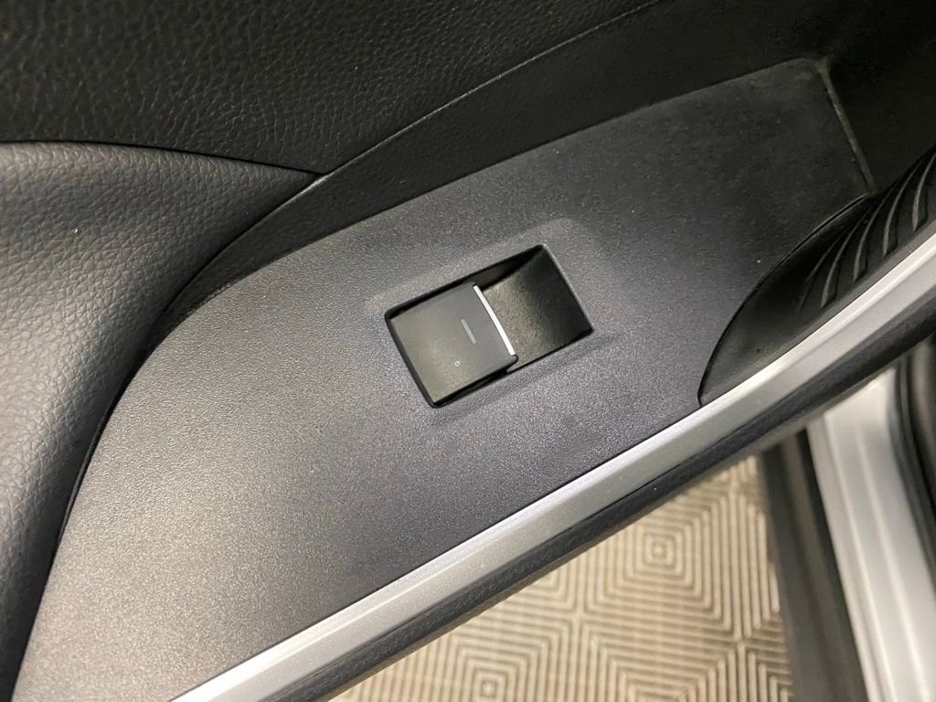 Used 2022 Toyota RAV4 XLE Premium image 25