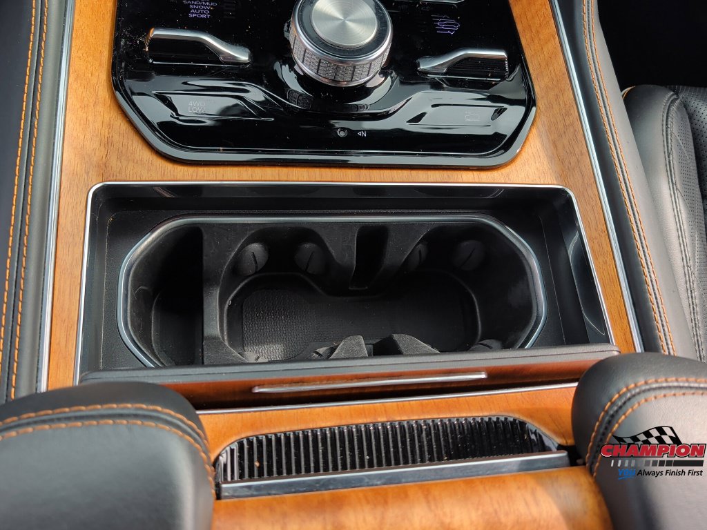 Used 2022 Jeep Grand Wagoneer Series III w/ Rear-Seat Entertainment Group AWD/4WD image 20