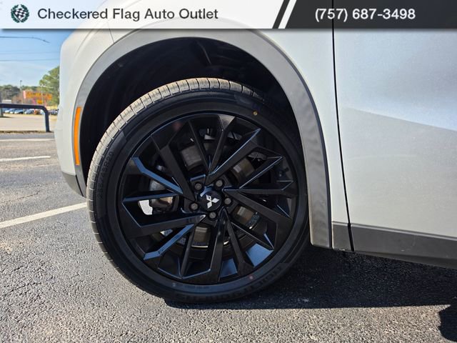 Used 2022 Mitsubishi Outlander SEL Black Edition image 13