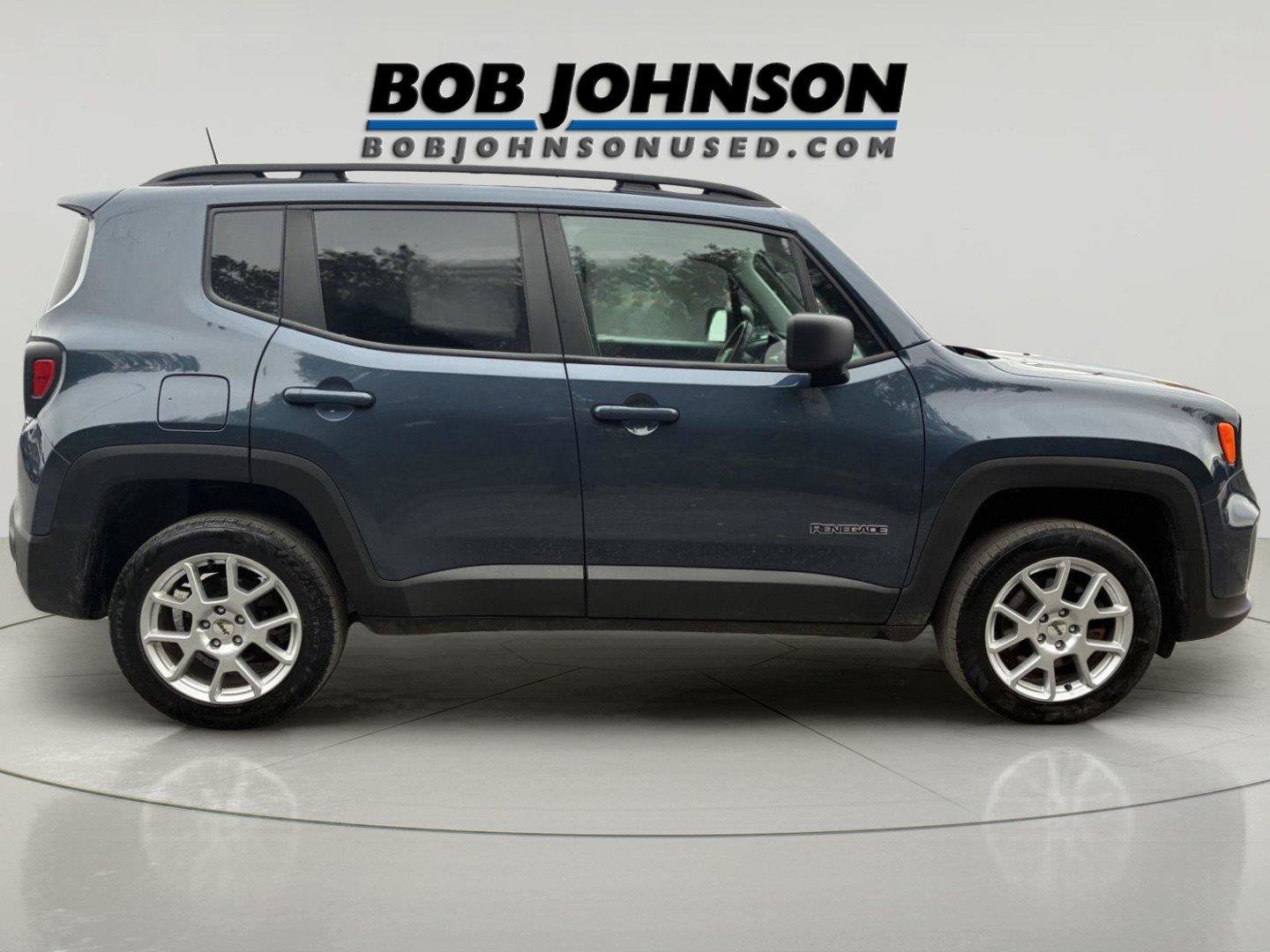 Used 2023 Jeep Renegade Latitude w/ Premium Group AWD/4WD image 8