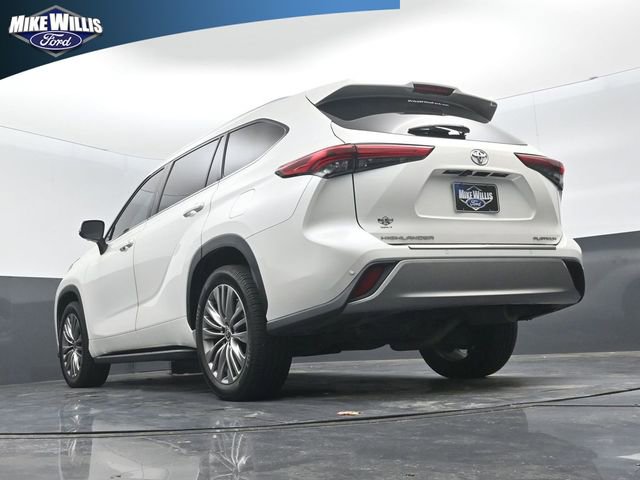 Used 2020 Toyota Highlander Platinum FWD image 21