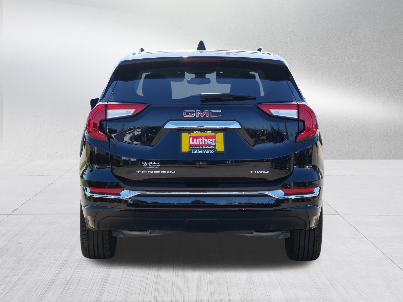 Used 2023 GMC Terrain Denali w/ Black Diamond Edition AWD/4WD image 6