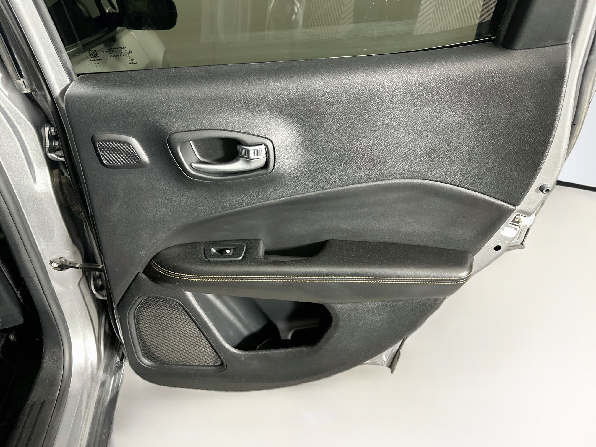 Used 2018 Jeep Compass Limited w/ Navigation Group FWD image 30