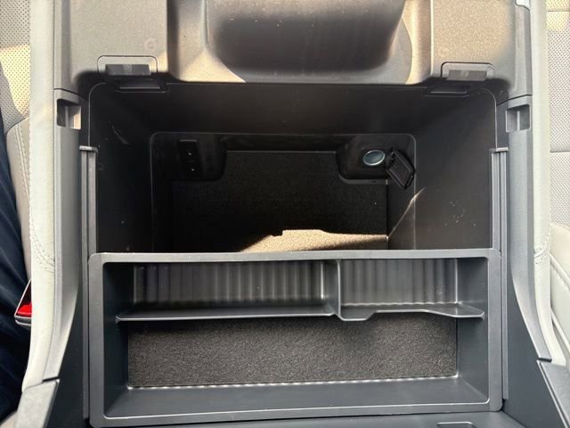 Used 2025 Ford Expedition Platinum w/ Driver's Package image 31