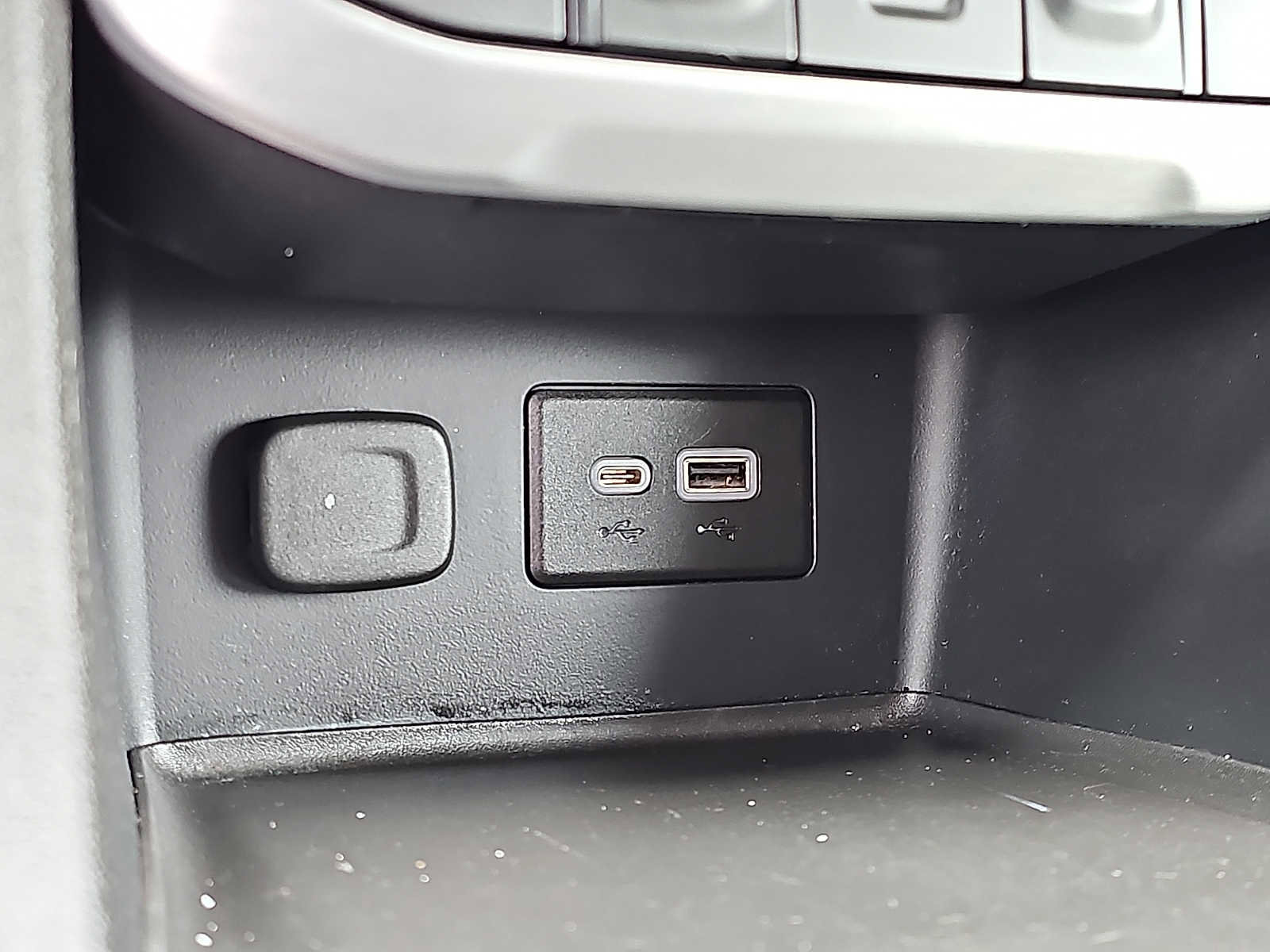 Used 2021 GMC Acadia SLE w/ Driver Convenience Package image 25