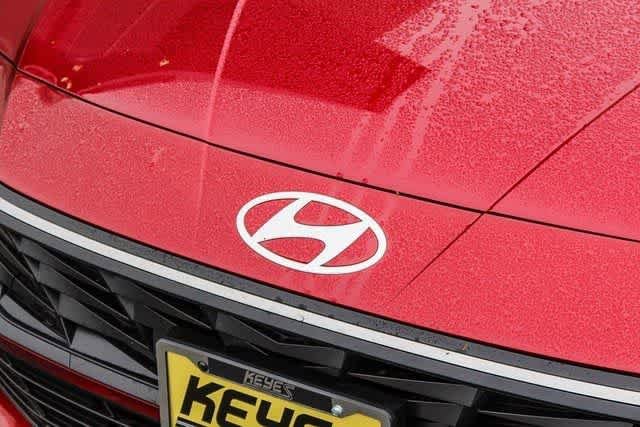Certified 2025 Hyundai Elantra SEL FWD image 13