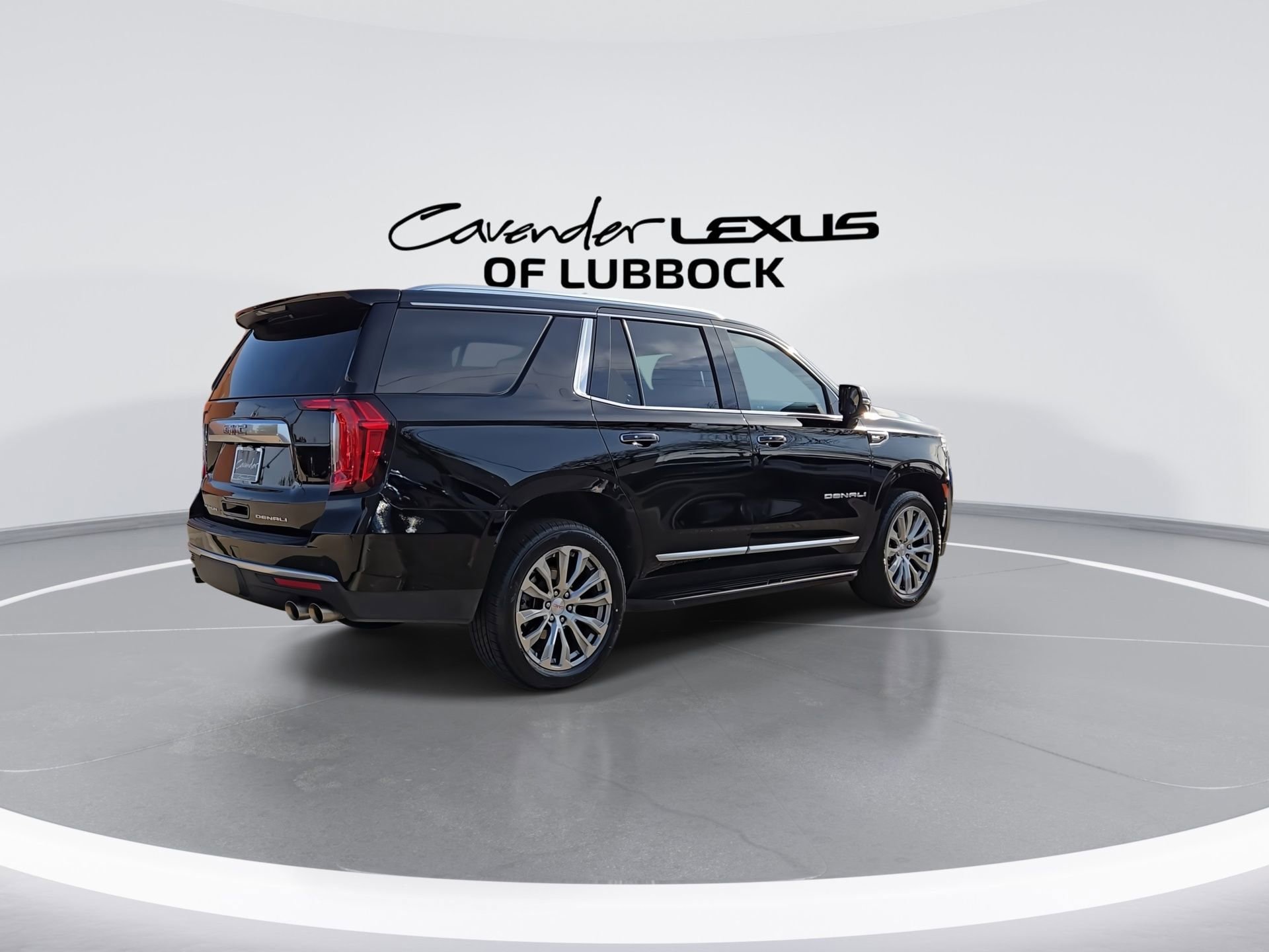 Used 2023 GMC Yukon Denali w/ LPO, Floor Liner Package AWD/4WD image 9