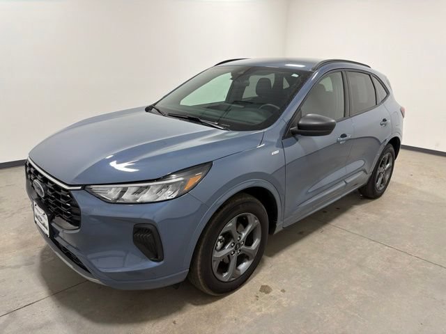 Used 2024 Ford Escape ST-Line w/ Tech Pack #1 AWD/4WD image 7