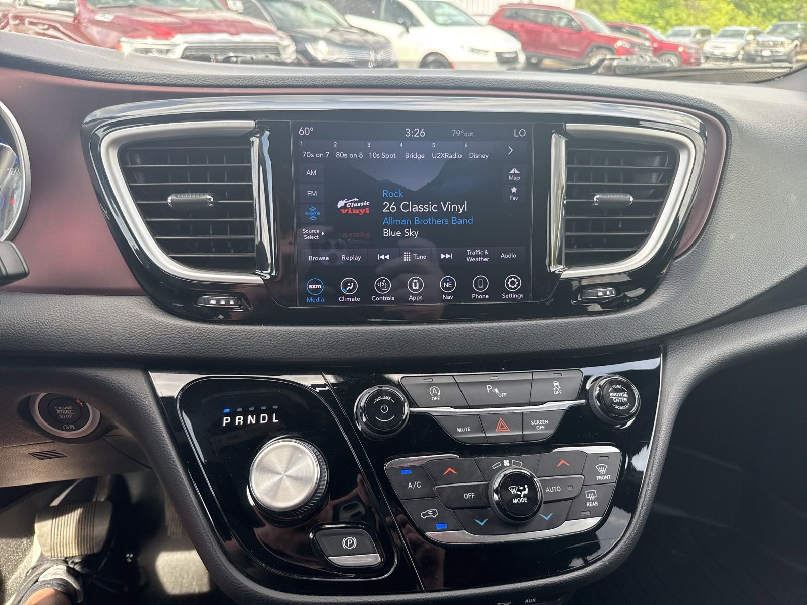 Used 2020 Chrysler Pacifica Touring-L FWD image 14