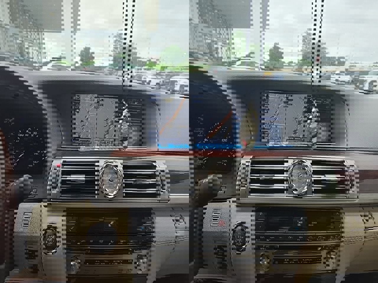 Used 2013 Lexus LS 460 w/ Comfort Pkg image 12