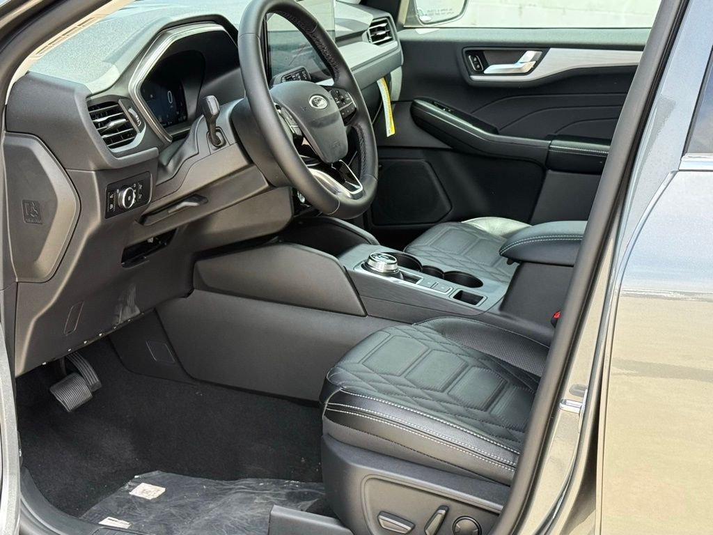 New 2024 Ford Escape SE w/ PHEV Premium Package FWD image 5