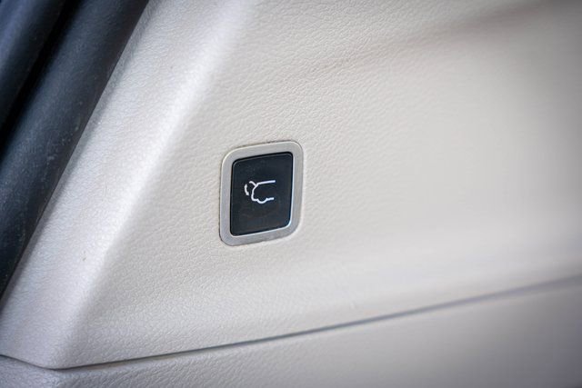 Used 2017 Chrysler Pacifica Touring-L Plus image 32