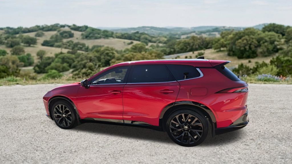 Used 2025 Toyota Crown Signia w/ Advanced Technology Package AWD/4WD image 7