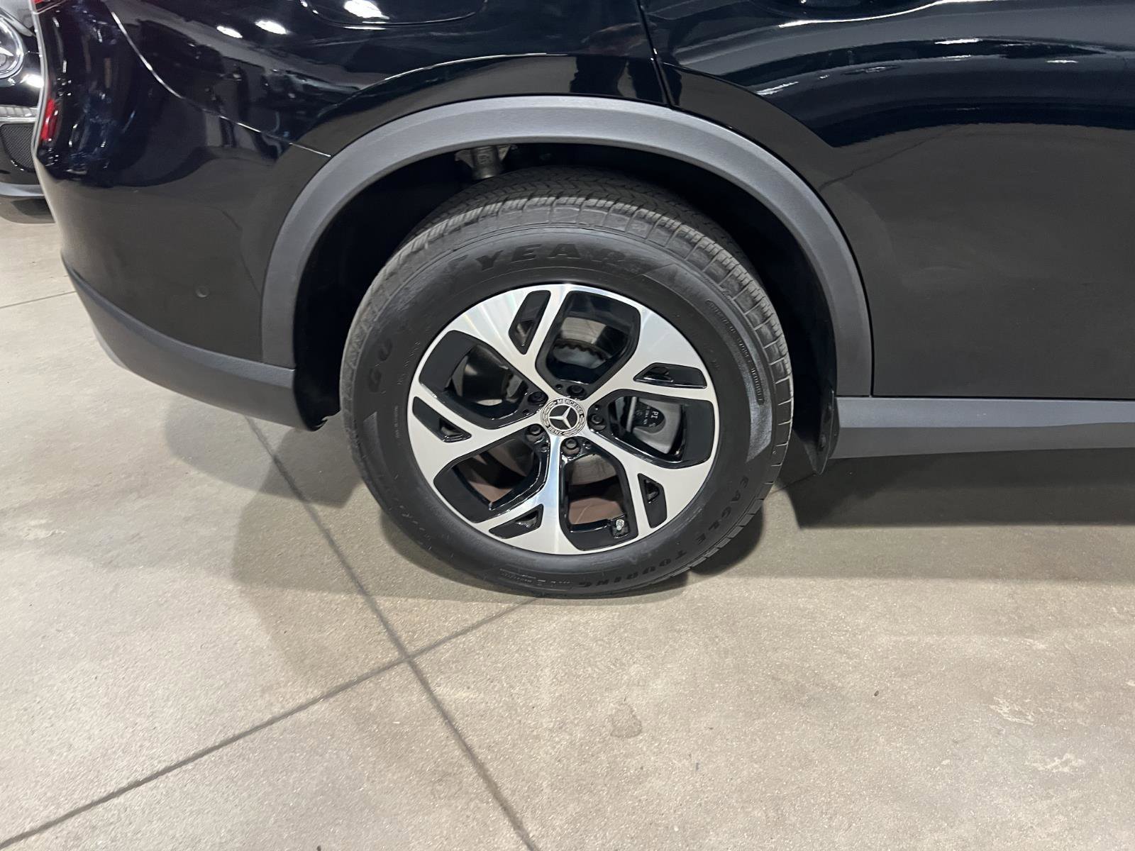 Used 2025 Mercedes-Benz GLC 350e 4MATIC image 47