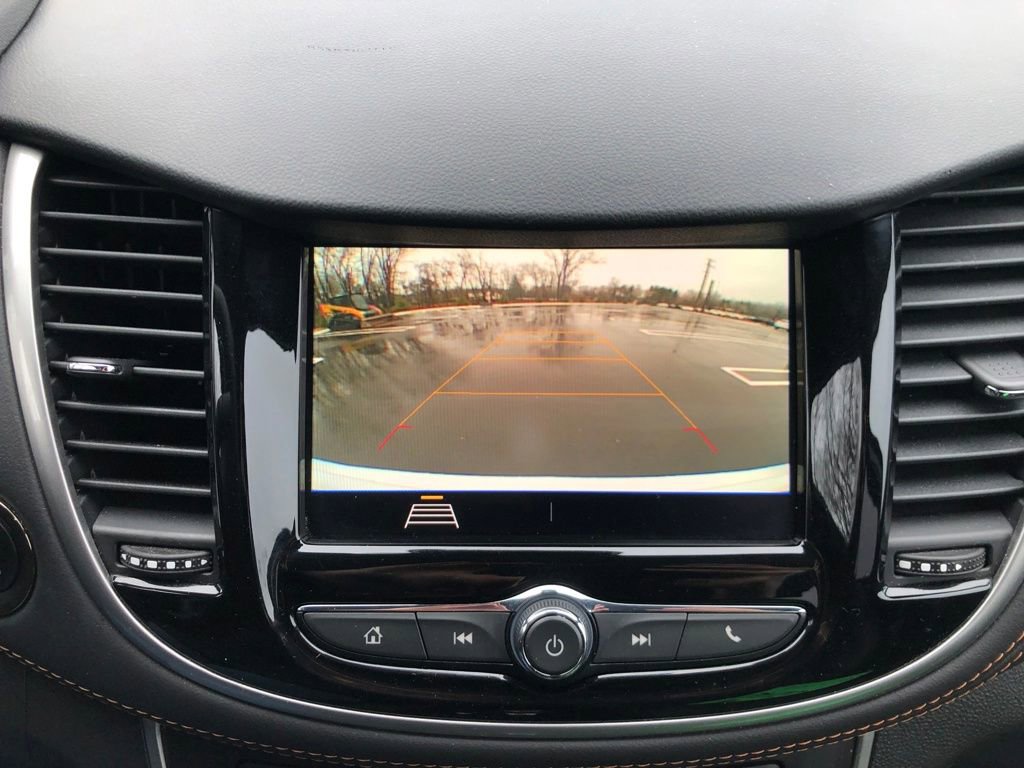 Used 2022 Chevrolet Trax LT w/ LT Convenience Package image 32