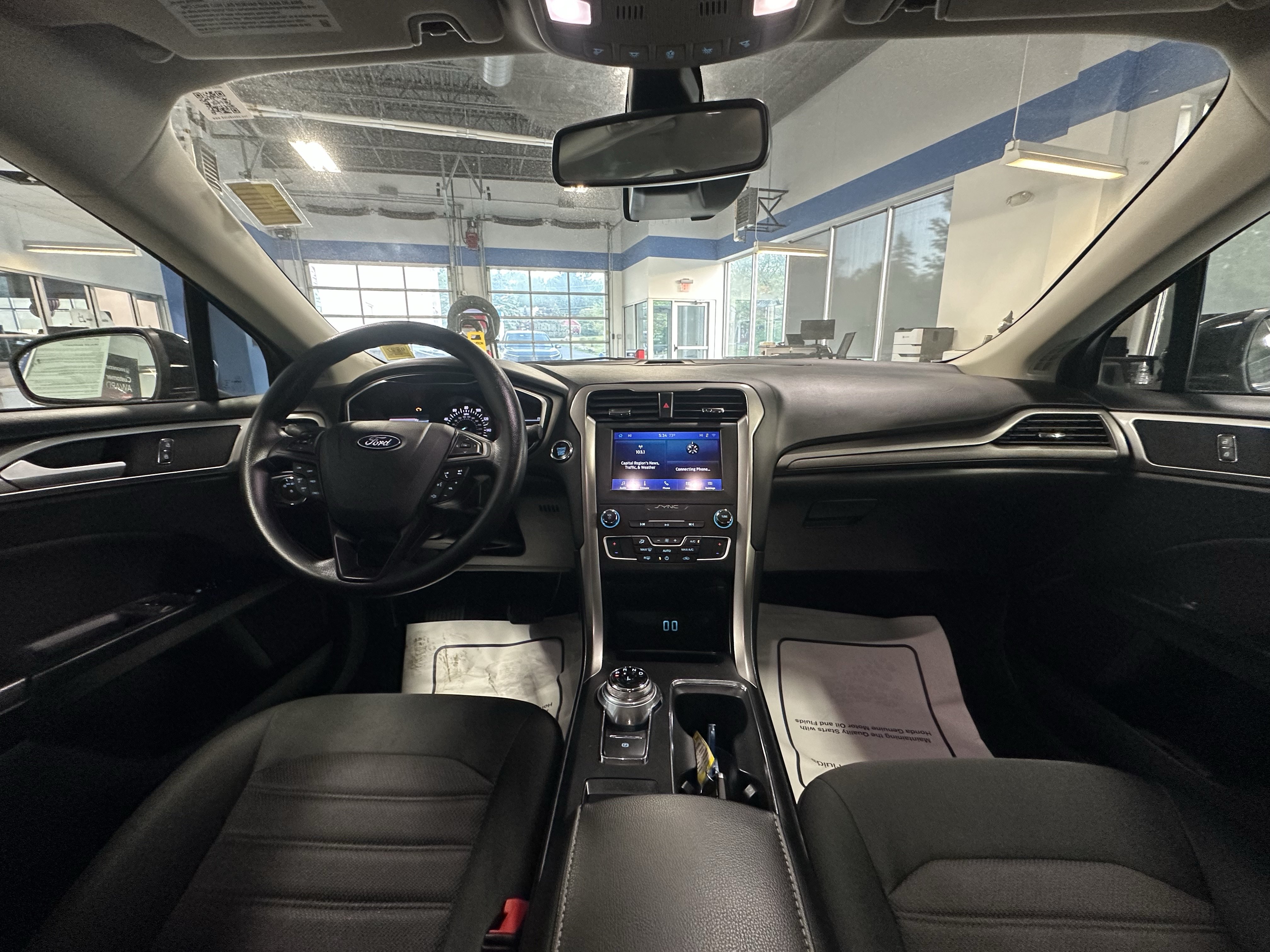 Used 2020 Ford Fusion SE FWD image 15