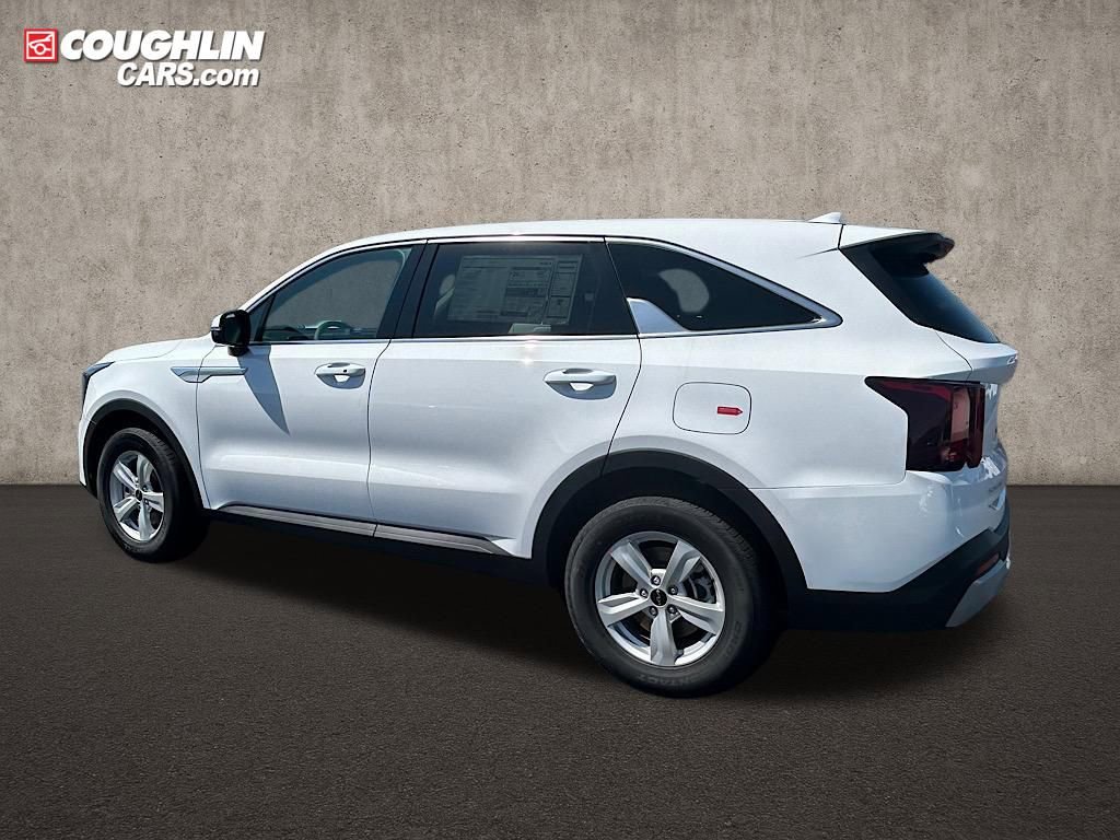 New 2025 Kia Sorento LX image 10