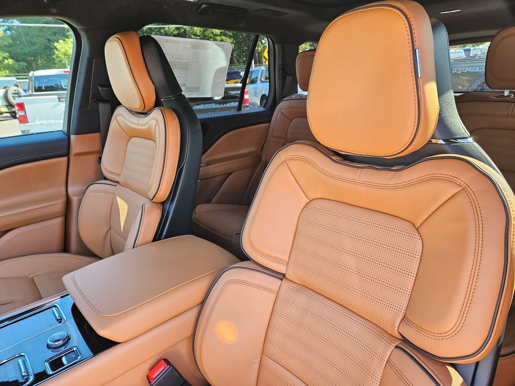 New 2026 Lincoln Aviator Black Label w/ Jet Appearance Package AWD/4WD image 19