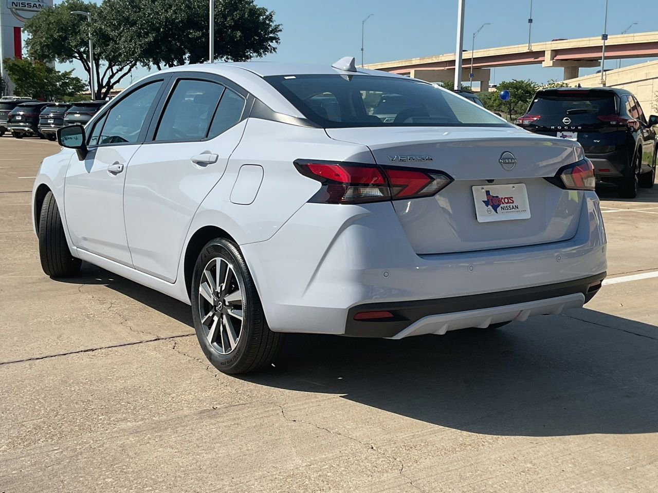 Used 2025 Nissan Versa SV FWD image 7