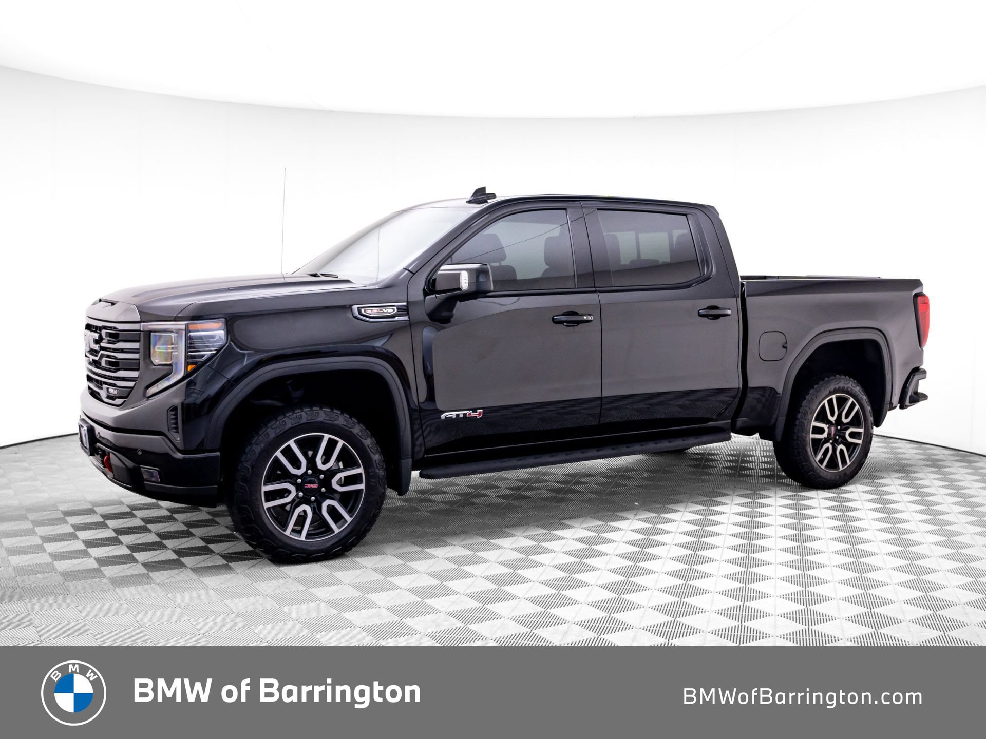 Used 2023 GMC Sierra 1500 AT4 w/ Technology Package AWD/4WD image 2