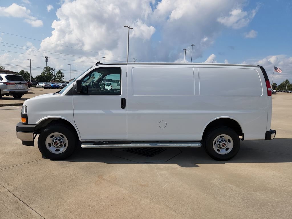 Used 2024 GMC Savana 2500 w/ Driver Convenience Package image 8